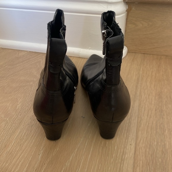 Franco Sarto black leather zip pointed Bootie 5.5 - Picture 4 of 7